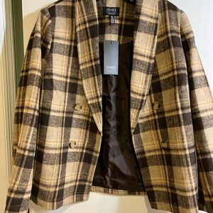 Women's jacket. Size M. Jones New York brand. Plaid pattern.